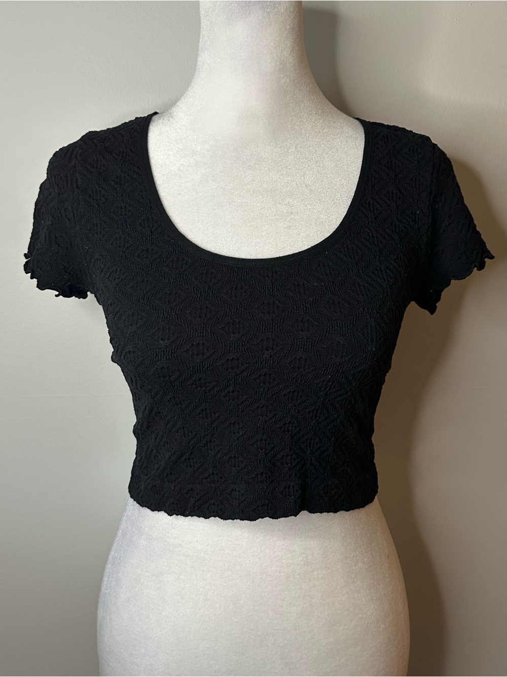 $5 in Bundle💟 Dolls Gothic Essential Stylish Black Bodycon Crop Top - Wome - Picture 2 of 3